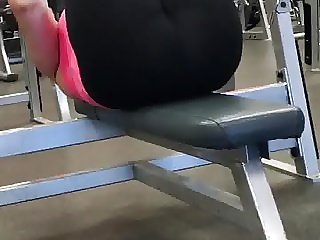 Chaldean bitch doing leg lifts